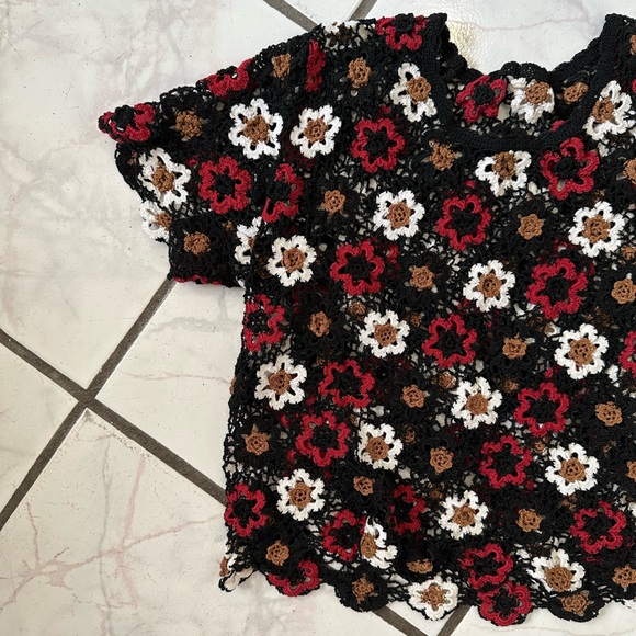 Floral crochet cropped top - Picture 5 of 5